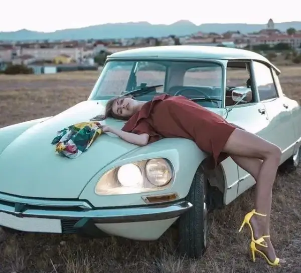 Citroen DS Blue