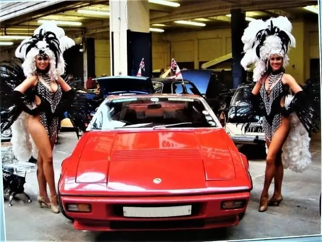 Click to Enlarge Lotus Esprit at a Car show